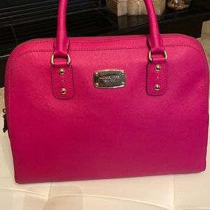 Michael Kors pink hand bag